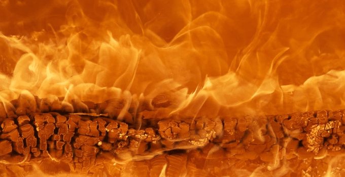 Familie in rouw: tieners sterven door rookvergiftiging tijdens verbranden hout om zich warm te houden