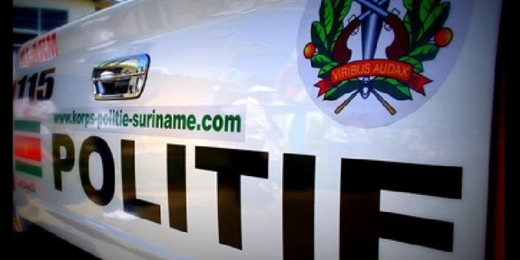 politie suriname auto
