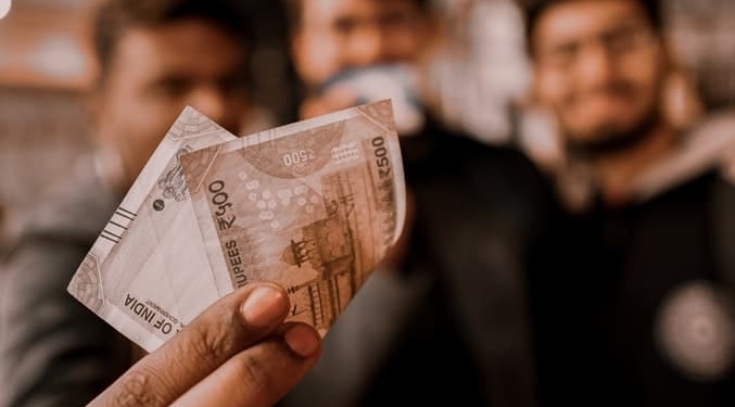 GELD HINDOESTAAAN