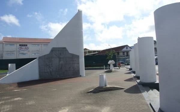 Paramaribo   Waterkant 64 Monument van de Revolutie 20160922 e1612865150750