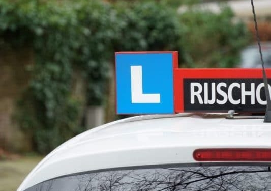 rijschool nederland lesauto 640x480 1 e1613844200673