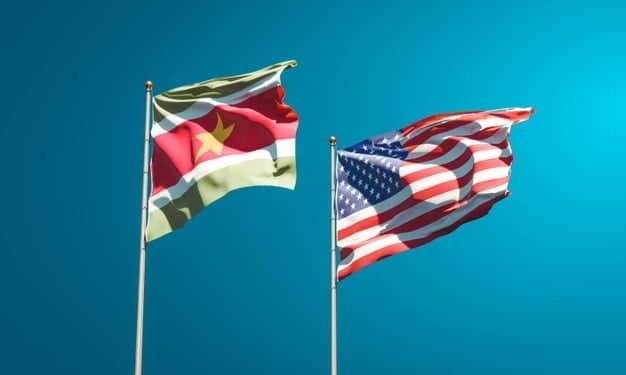 suriname en vs vlag