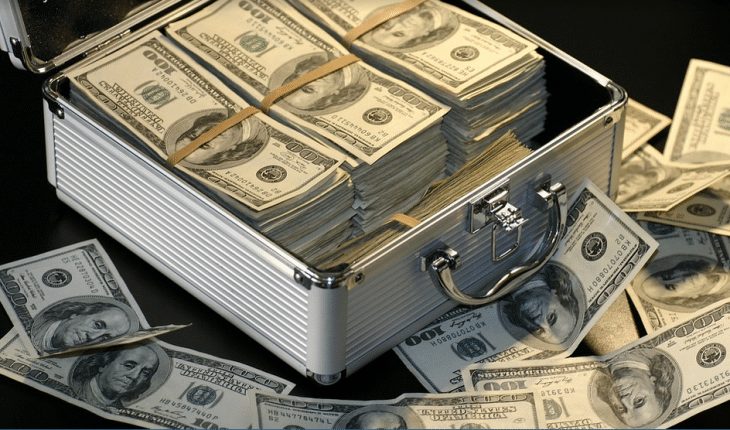 dollars in koffer | GFC