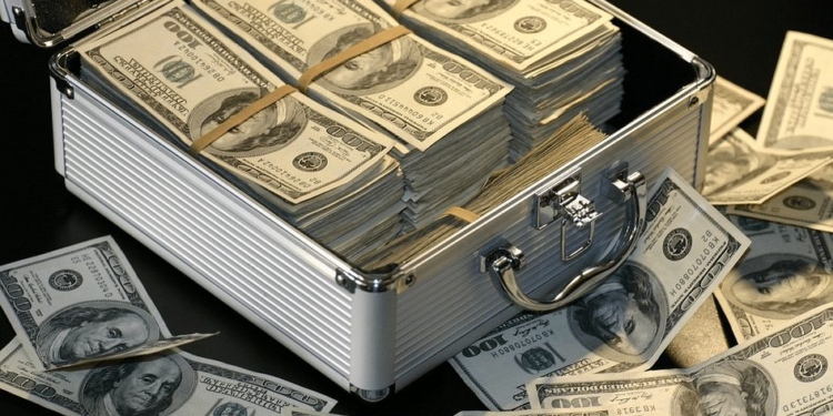 dollars in koffer