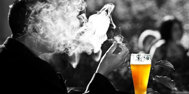 roken rook tabak sigaret bier alcohol dronken