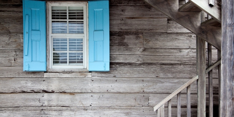 shutters 669296 1280