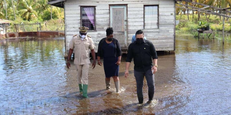 wateroverlast emanuel en ramsaran