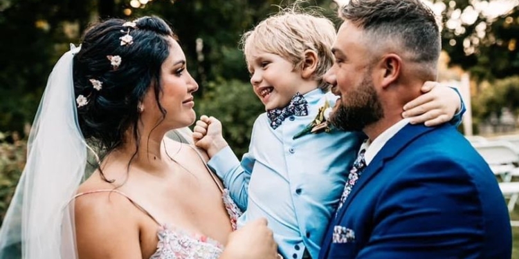 0 PAY MUM WALKS DOWN AISLE AFTER BREAKING SPINE IN LABOUR