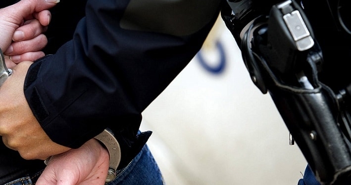 arrestant politie gevang bende dief rover crime criminaliteit roof inbraak verdachte