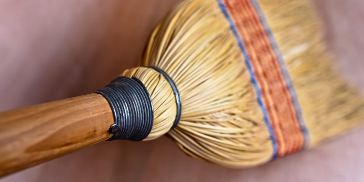 rice straw broom 3491961 1280
