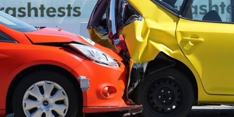 aanrijding autocrash botsing verkeersongeval