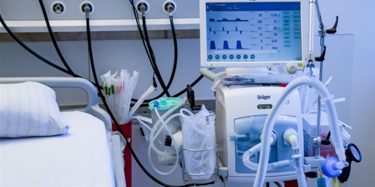 beademingsapparaat icu ziekenhuis