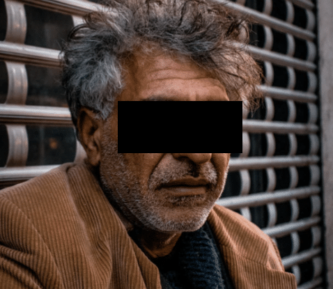 Vrouw krijgt vier jaar cel voor misbruiken 68-jarige man, filmt incident om hem af te persen