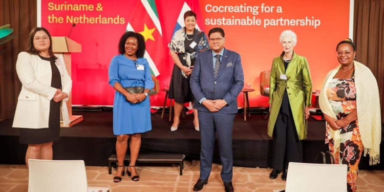 santokhi nederland en suriname