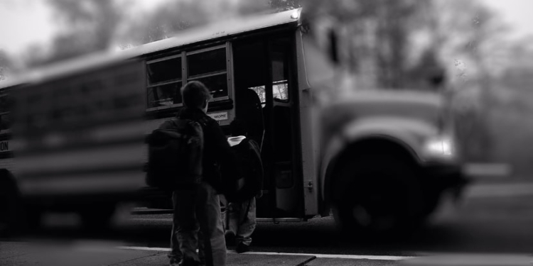 school bus kinderen
