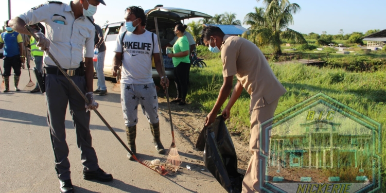 world clean up day schoonmaken milieu