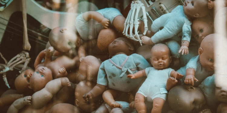 abortus baby poppen pop