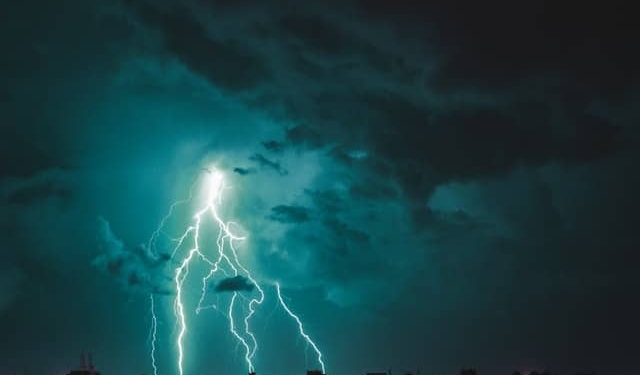 onweer donder bliksem wolken weer