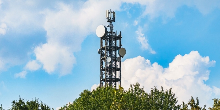 antenna 5506557 960 720 telecomsector radio toren televisie tv communicatie antenne