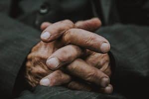 handen man oud bejaard | GFC Nieuws