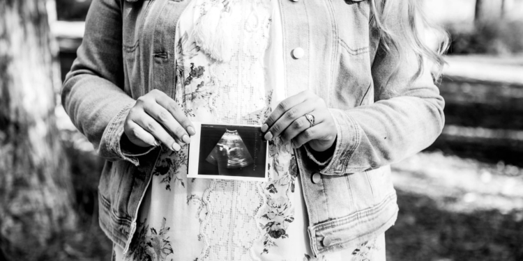 zwanger echo scan vrouw