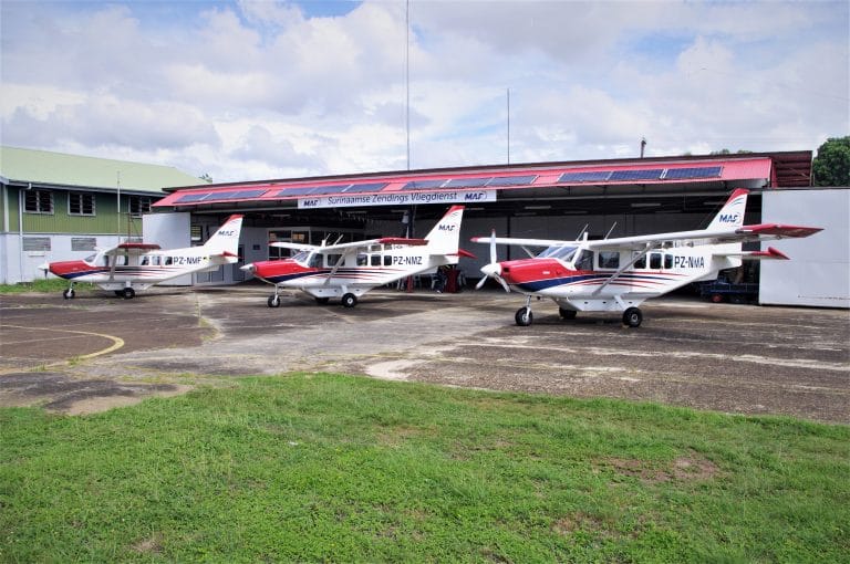 Hangaar Suriname met GA8 Airvan 768x510 1