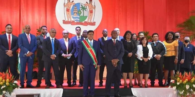 REGERING Suriname
