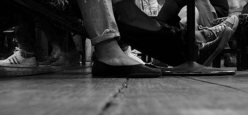 vrouw benen voeten schoenen meisje