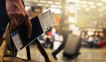 Passagiers met openstaande verkeersboetes uit rijen luchthaven gehaald 22 REIZEN LUCHTHAVEN