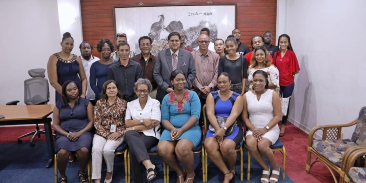 Werkgroep Wijken in Ontwikkeling Paramaribo focust zich op duurzame armoedebestrijding