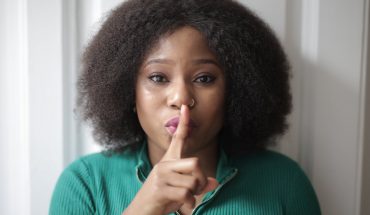 vrouw geheim stil | GFC Nieuws