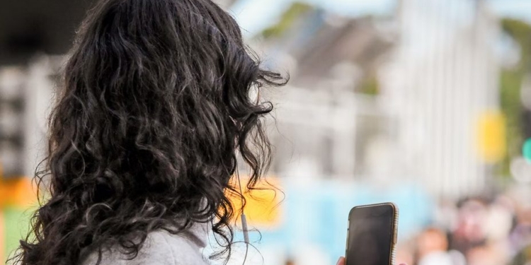 vrouw telefoon 1