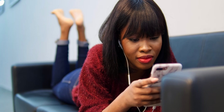 vrouw telefoon