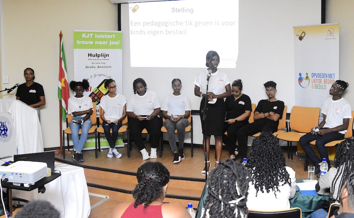 debat jongeren suriname