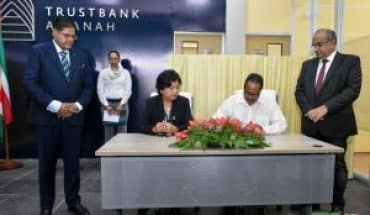 Ondertekeningsmoment 300x205 1 | GFC Nieuws