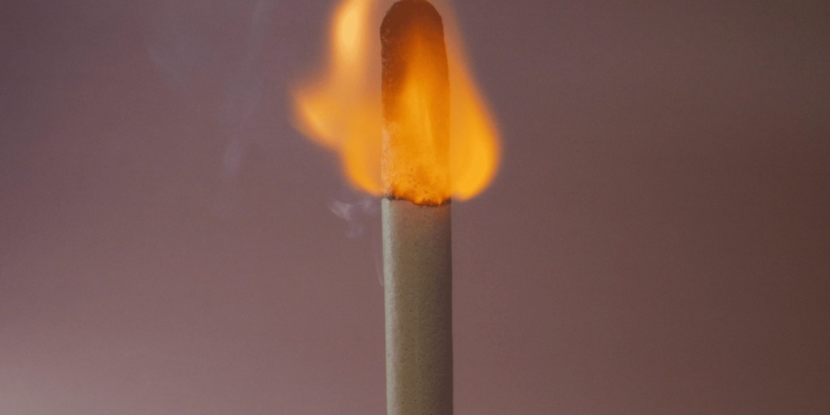 brand vuur lucifer