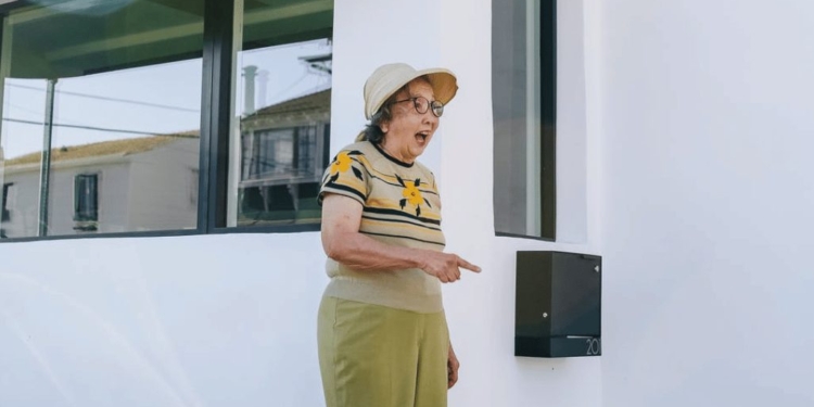 oma vrouw bejaard oud