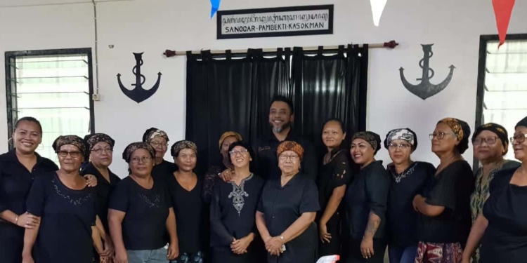 somohgardjo bezoekt sanggar