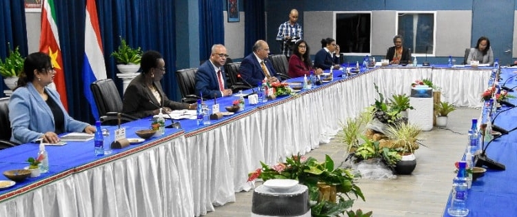 Ministers Ramdin en Schreinemacher bespreken uitbreiding beleidsgebieden