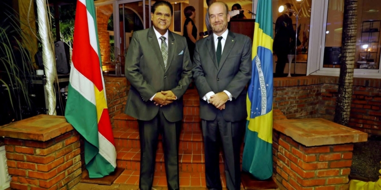 President Santokhi memoreert duurzame relatie bij 200 jaar onafhankelijkheid Brazilie