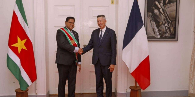 santokhi en franseambassadeur
