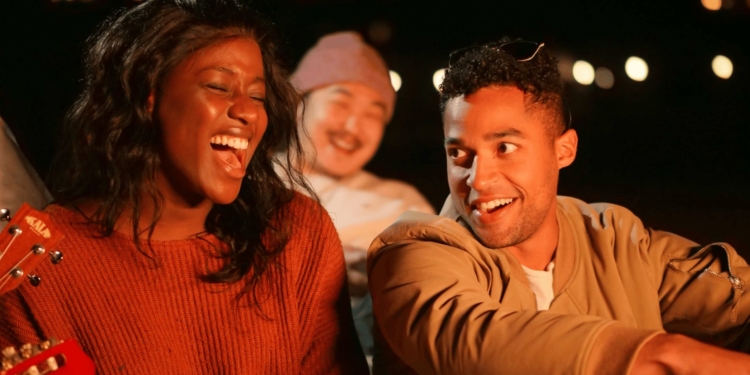 sociaal vrienden feest mannen vrouwen