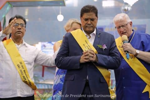 President Santokhi krijgt warm onthaal bij jarige Bevrijdingskerk