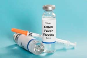 Volksgezondheid krijgt donatie van 30.000 doses vaccins tegen gele koorts 2 gele koorts 1024x683 1 | GFC Nieuws