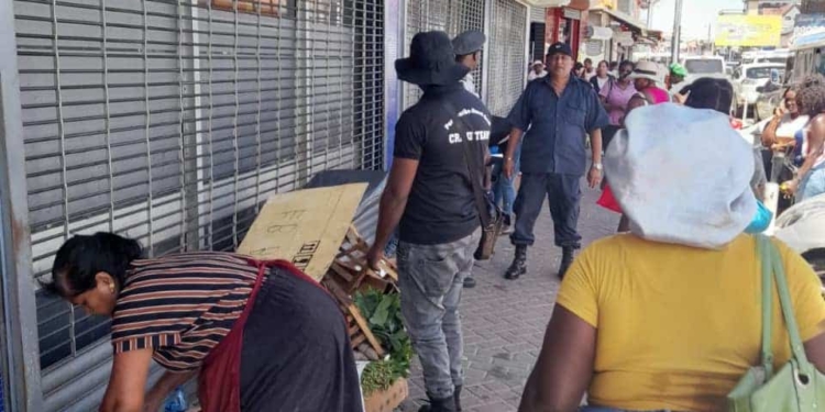 illegale straatventers politie