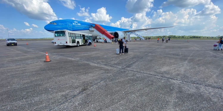 klm 777 zanderij paramaribo vliegtuig
