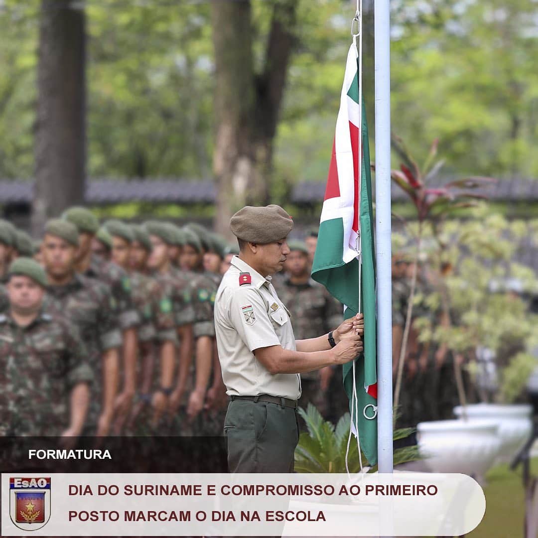 Surinaamse vlag voor een dag aan top op Escola de Aperfeiçoamento de Oficiais in Rio de Janeiro
