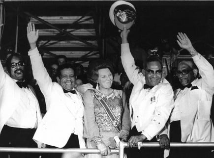 46 suriname anp 894091onafhankelijkheid prinses henk aaron lachmon pengel en ferrier