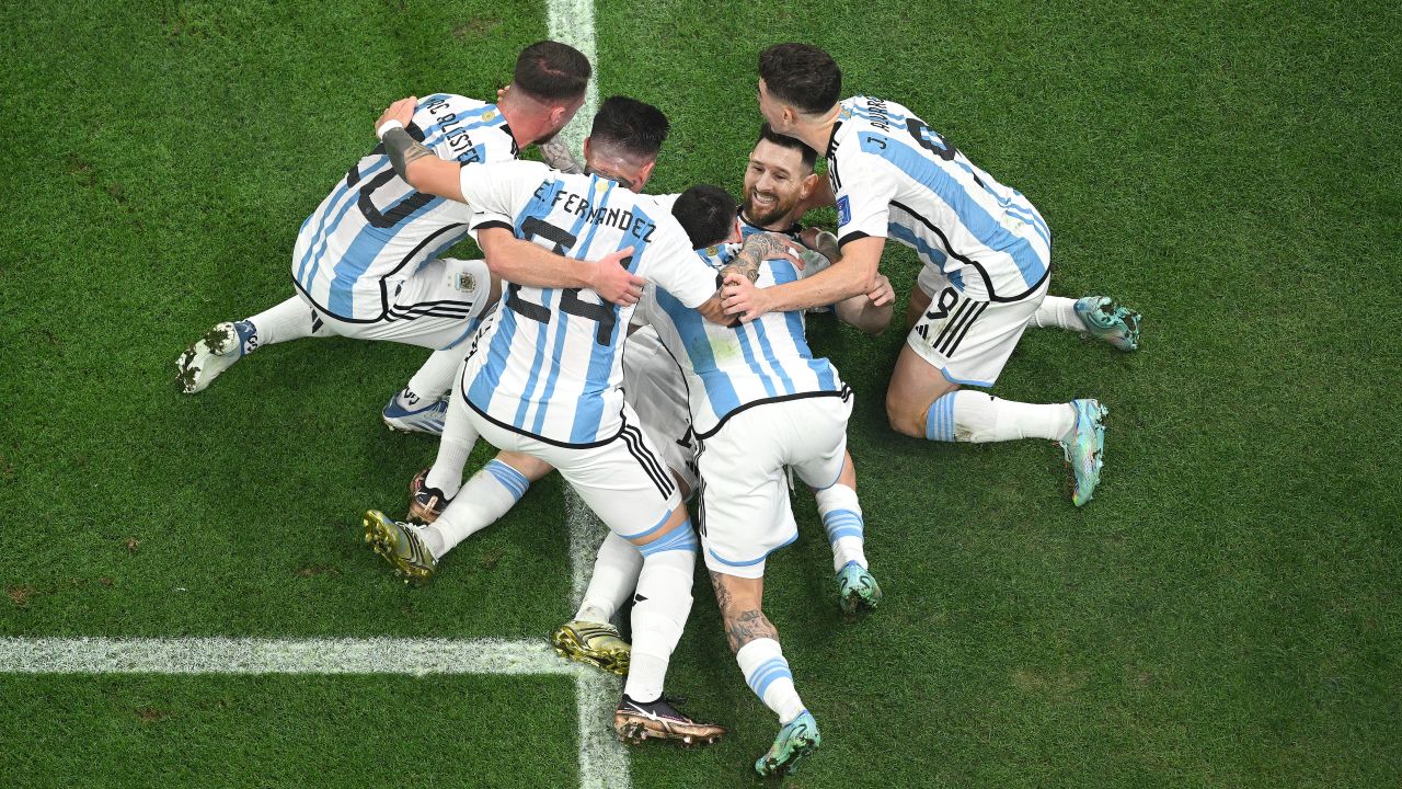 Door Lionel Messi geinspireerde Argentinie wint WK na het verslaan van Frankrijk in sensationele finale