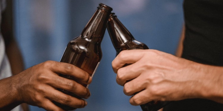 bier alcohol vrienden